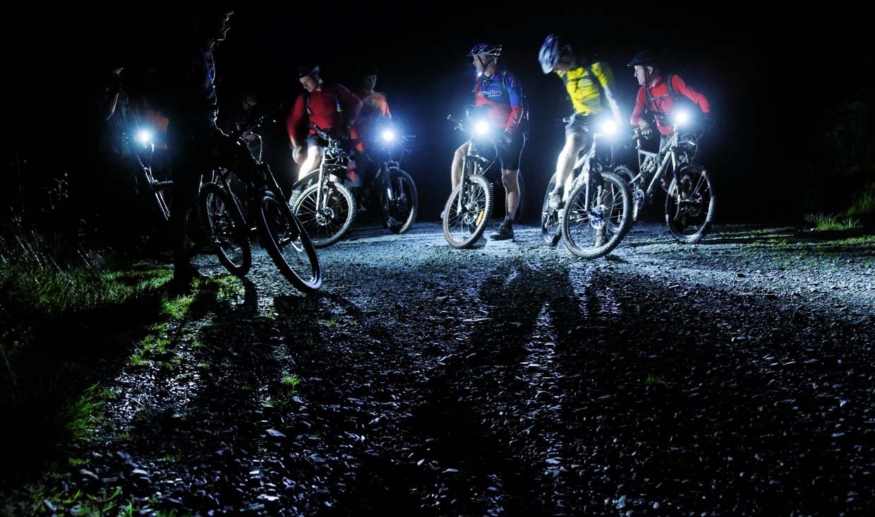 Mitos dan Fakta soal Gowes Malam Hari